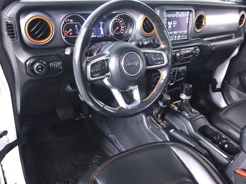 Used 2022 Jeep Gladiator Mojave w/ LED Lighting Group AWD/4WD image 9