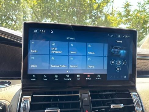 Used 2022 Lincoln Navigator Reserve AWD/4WD image 30