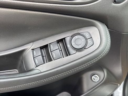 Used 2023 Buick Encore GX Essence w/ Advanced Technology Package image 9