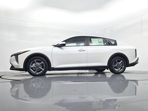 New 2026 Kia K4 FWD image 39