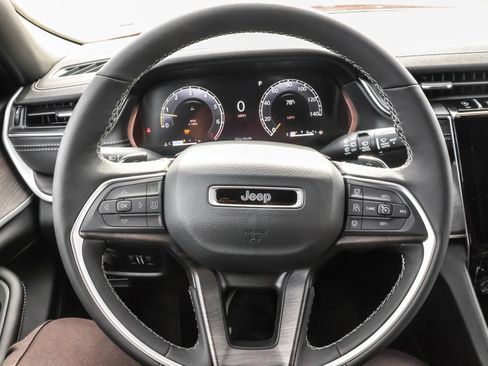 New 2025 Jeep Grand Cherokee Limited w/ Black Appearance Package image 26