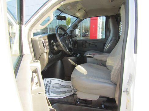 Used 2019 Chevrolet Express 2500 w/ Driver Convenience Package image 10