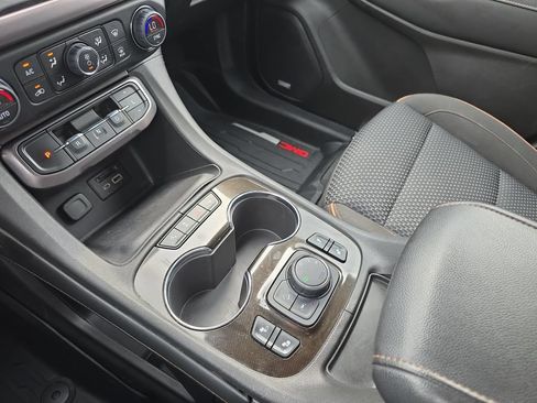 Used 2022 GMC Acadia AT4 w/ Trailering Package AWD/4WD image 28