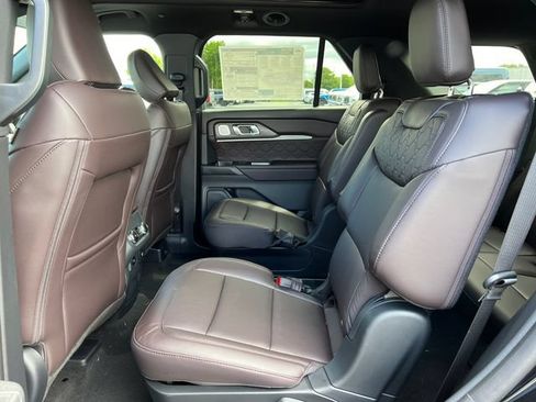 New 2026 Ford Explorer Platinum w/ LUX Leather Package AWD/4WD image 4