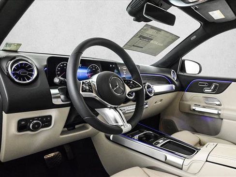 New 2026 Mercedes-Benz GLB 250 4MATIC image 10