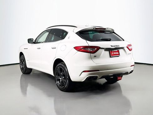 Used 2018 Maserati Levante GranSport AWD/4WD image 3