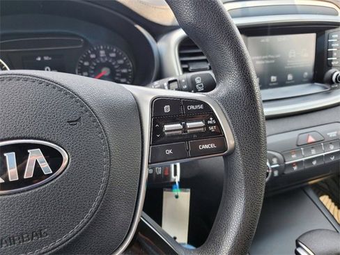 Used 2019 Kia Sorento LX image 12