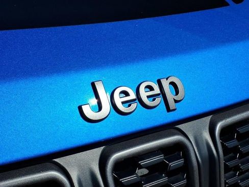 Used 2025 Jeep Compass Trailhawk AWD/4WD image 24
