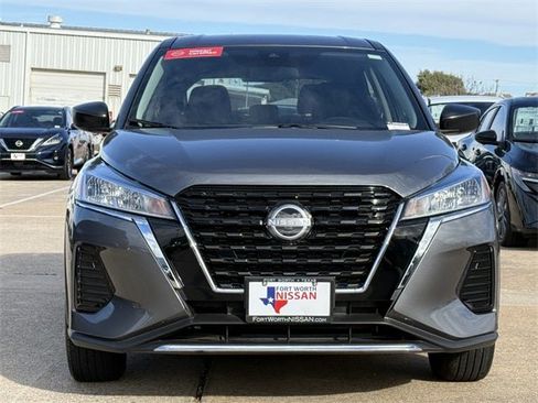Used 2024 Nissan Kicks S image 3