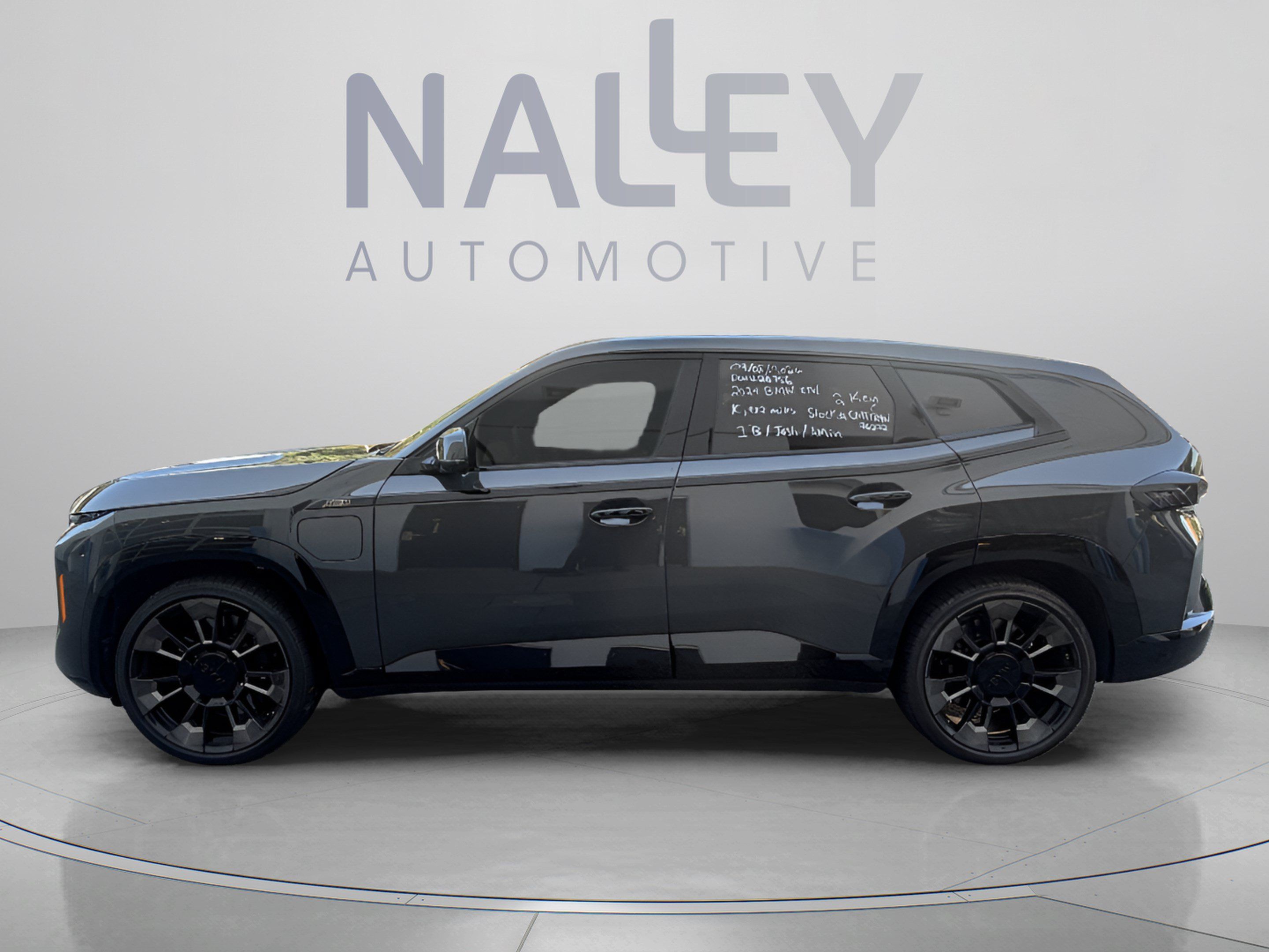Used 2024 BMW XM AWD/4WD image 2