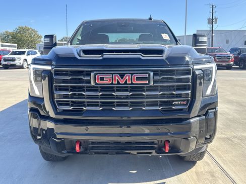 Used 2025 GMC Sierra 2500 AT4 image 13