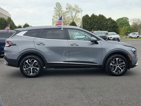 Used 2023 Kia Sportage EX AWD/4WD image 3