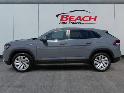 Used 2022 Volkswagen Atlas Cross Sport SE w/ Panoramic Sunroof Package FWD image 5