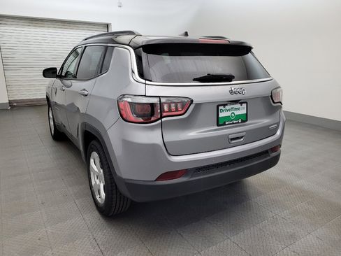 Used 2018 Jeep Compass Latitude w/ Popular Equipment Group FWD image 5