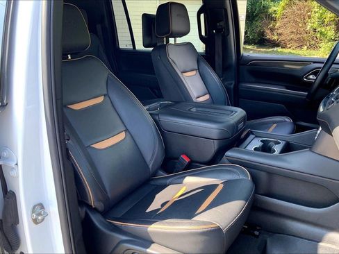 Used 2023 GMC Yukon XL AT4 AWD/4WD image 7