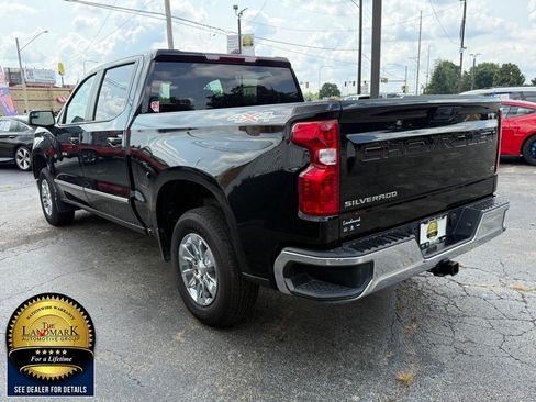 Used 2025 Chevrolet Silverado 1500 LT AWD/4WD image 7