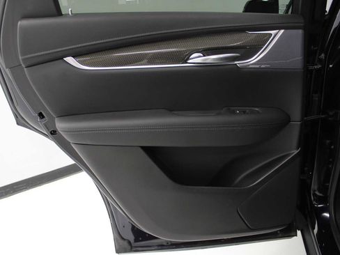 Certified 2022 Cadillac XT5 Sportv image 36