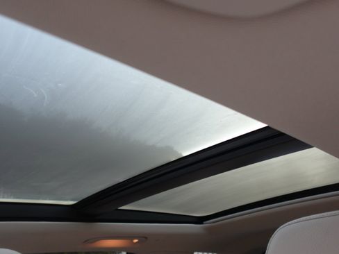 Used 2020 Mercedes-Benz GLE 350 w/ Premium Package image 16