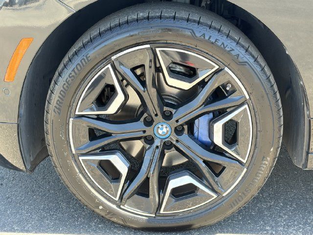 Certified 2024 BMW iX xDrive50 w/ Premium Package AWD/4WD image 10