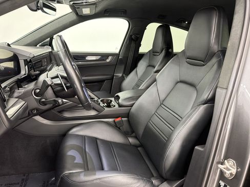 Certified 2024 Porsche Cayenne Turbo GT AWD/4WD image 27