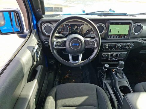 Used 2021 Jeep Wrangler Unlimited Sahara AWD/4WD image 11
