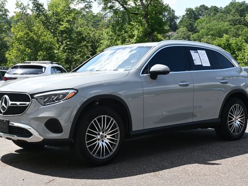 Used 2025 Mercedes-Benz GLC 300 image 5