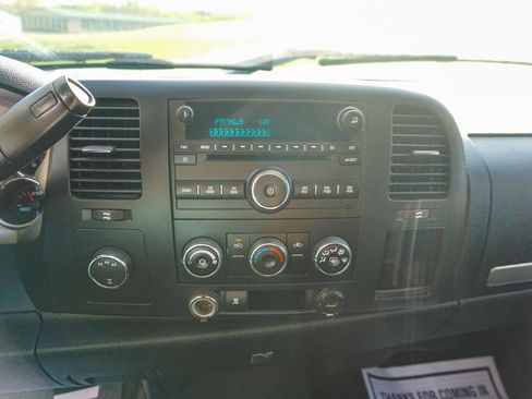 Used 2010 Chevrolet Silverado 2500 LT w/ Interior Plus Package AWD/4WD image 13