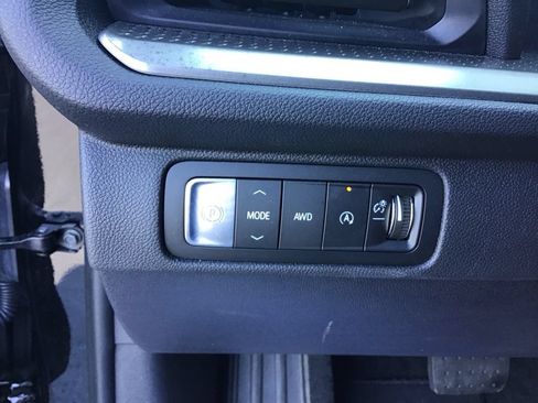Used 2026 Chevrolet Traverse LT AWD/4WD image 19