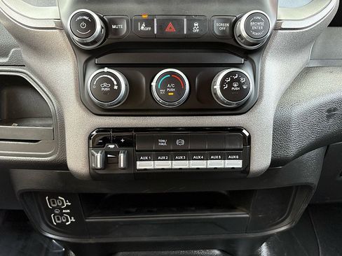 Used 2022 RAM 5500 Tradesman w/ Safety Group image 25