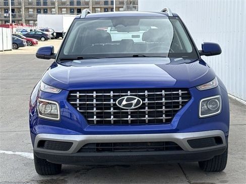 Used 2025 Hyundai Venue SEL image 6