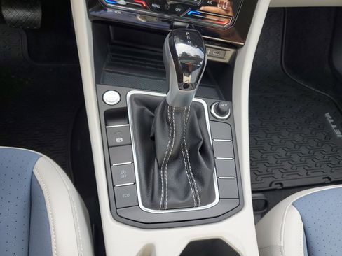 New 2025 Volkswagen Jetta SE image 25