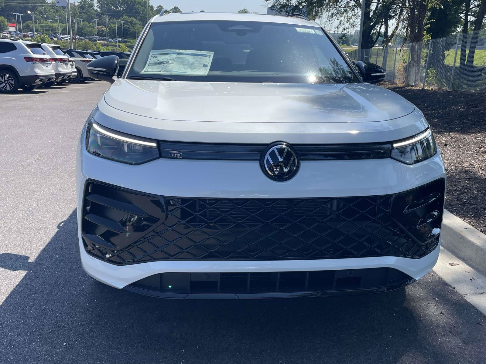 New 2026 Volkswagen Tiguan SE R-Line FWD image 2