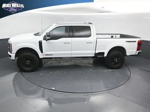 Used 2023 Ford F250 XLT w/ Black Appearance Package AWD/4WD image 12