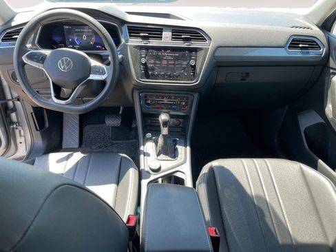 Used 2022 Volkswagen Tiguan SE AWD/4WD image 12