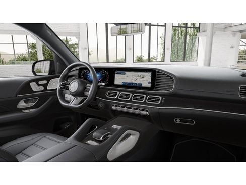 New 2026 Mercedes-Benz GLS 580 4MATIC image 8
