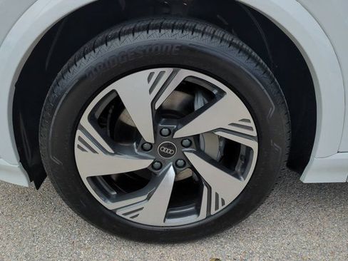 Used 2025 Audi Q6 e-tron Prestige AWD/4WD image 10