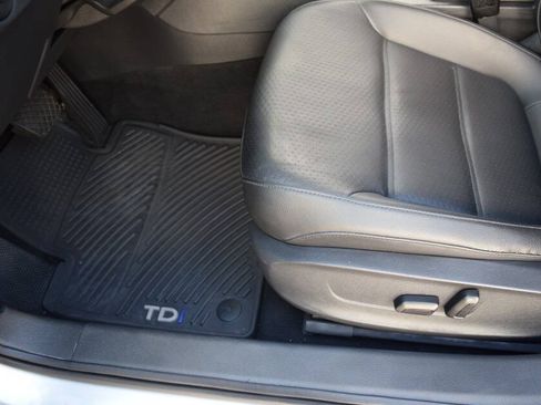 Used 2013 Volkswagen Jetta TDI FWD image 38