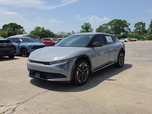 New 2026 Kia EV6 Wind AWD/4WD image 4