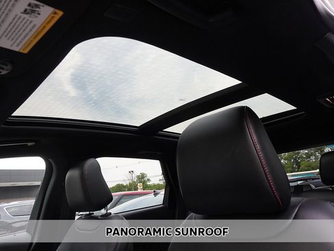 Used 2022 Ford Edge ST-Line image 3