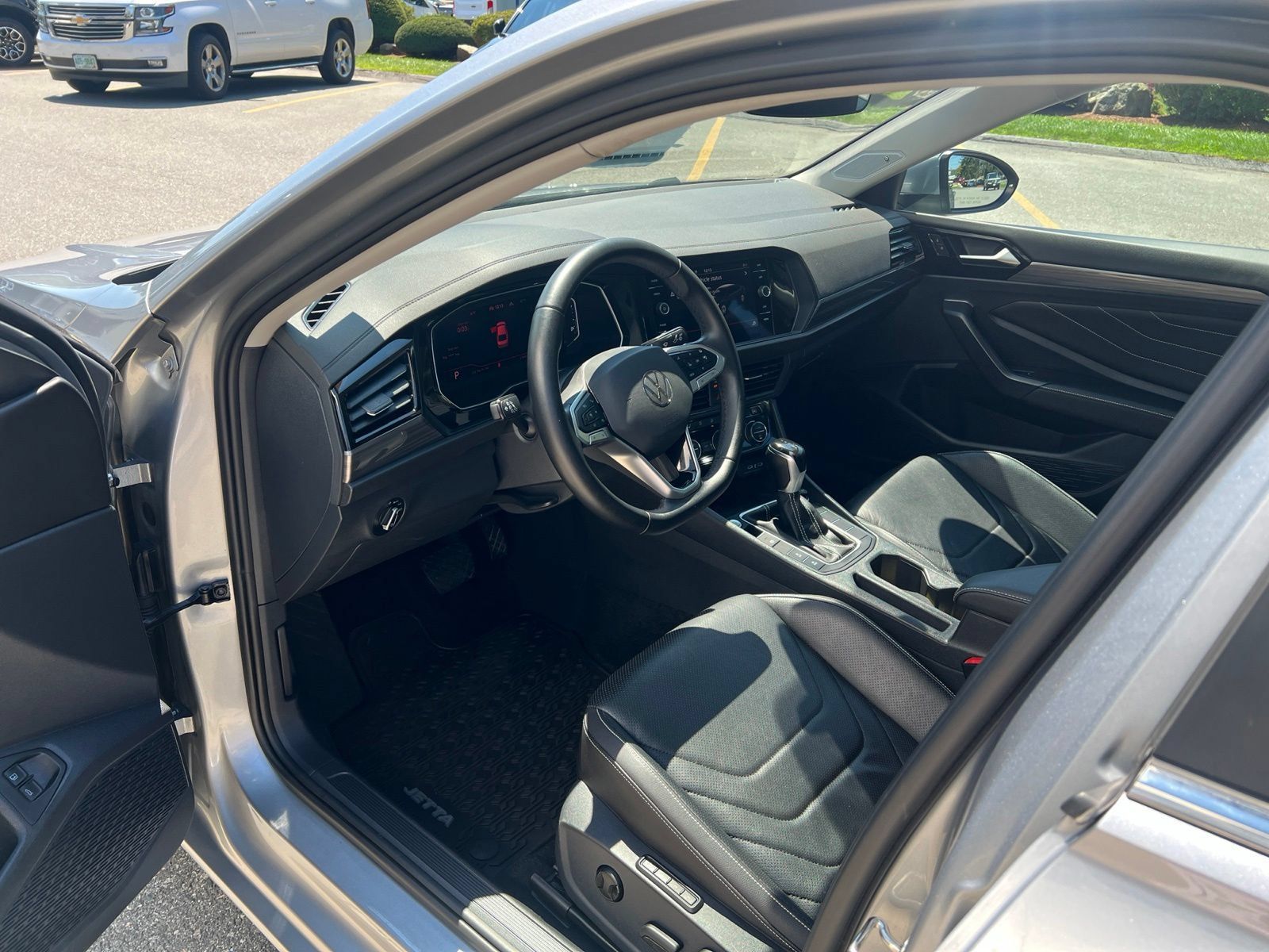 Used 2024 Volkswagen Jetta SEL FWD image 19