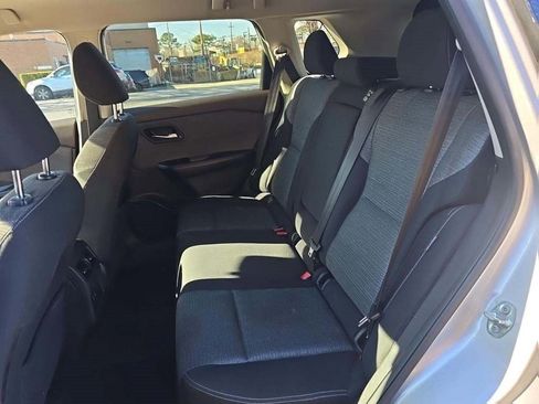 Used 2021 Nissan Rogue SV image 6