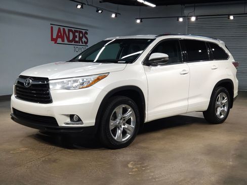 Used 2015 Toyota Highlander Limited FWD image 3