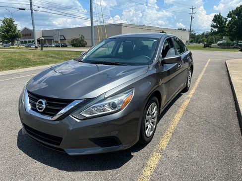 Used 2018 Nissan Altima 2.5 S w/ S Convenience Package FWD image 8