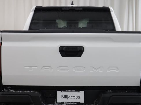 Used 2025 Toyota Tacoma SR image 16