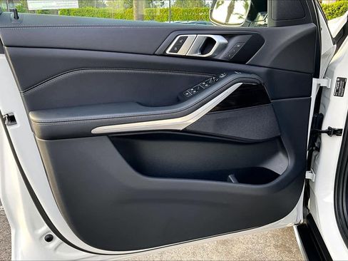 Used 2023 BMW X5 xDrive40i w/ Parking Assistance Package image 19