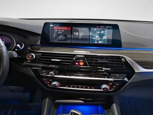 Used 2019 BMW 540i w/ Premium Package RWD image 15