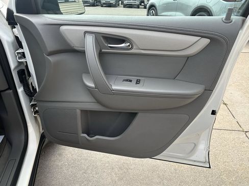 Used 2013 Chevrolet Traverse LS FWD image 17