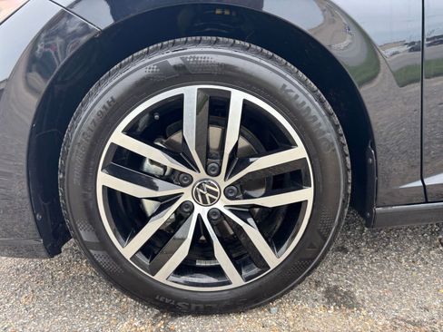 Used 2025 Volkswagen Jetta SE image 29