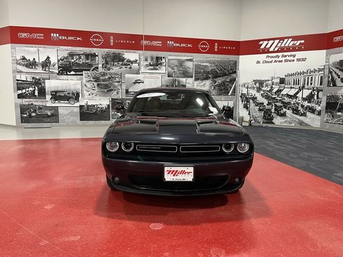 Used 2017 Dodge Challenger GT w/ Driver Convenience Group image 9
