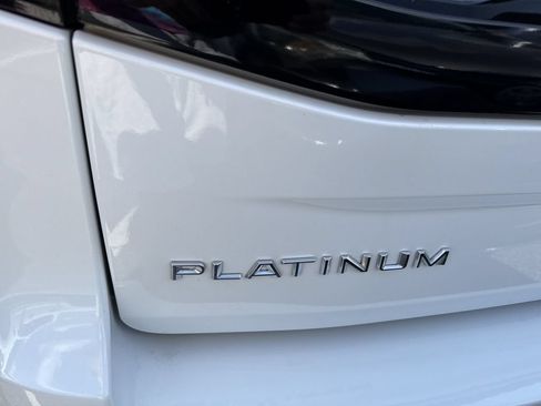 Used 2025 Ford Expedition Platinum w/ Driver's Package AWD/4WD image 17